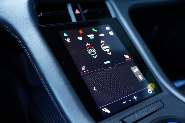 Porsche Taycan 4S Performance 84 kWh / Panoramadak / Sport Chrono Pakket