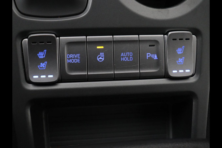 Hyundai Kona EV Limited 64 kWh | SOH 100% | 3 Fase | Stoelventilatie | Head-Up | Adaptive cruise | Camera | Leder | Carplay | Achterbankverwarming | Warmtepomp | Keyless | Full LED | Dodehoek detectie