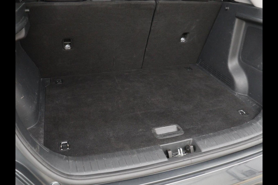 Hyundai Kona EV Limited 64 kWh | SOH 100% | 3 Fase | Stoelventilatie | Head-Up | Adaptive cruise | Camera | Leder | Carplay | Achterbankverwarming | Warmtepomp | Keyless | Full LED | Dodehoek detectie