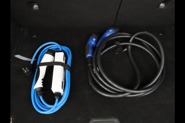 Hyundai Kona EV Limited 64 kWh | SOH 100% | 3 Fase | Stoelventilatie | Head-Up | Adaptive cruise | Camera | Leder | Carplay | Achterbankverwarming | Warmtepomp | Keyless | Full LED | Dodehoek detectie