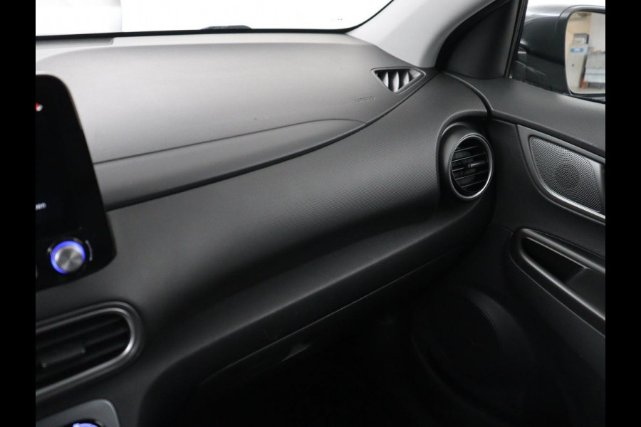 Hyundai Kona EV Limited 64 kWh | SOH 100% | 3 Fase | Stoelventilatie | Head-Up | Adaptive cruise | Camera | Leder | Carplay | Achterbankverwarming | Warmtepomp | Keyless | Full LED | Dodehoek detectie