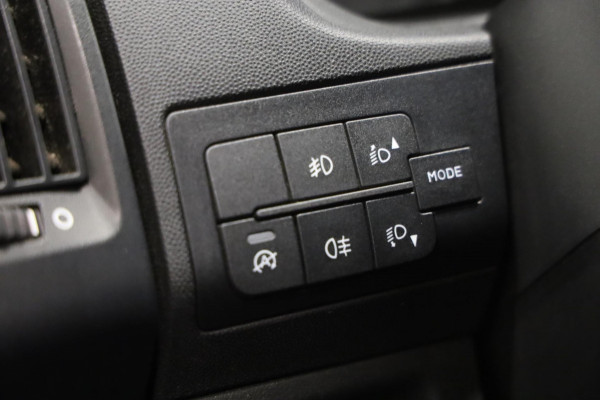 Peugeot Boxer 2.2 BlueHDi L3/H2 GRIJS 165PK LED IMPERIAAL NAVI AIRCO CRUISE CONTROL PDC LEASE V/A € 98,- pm INRUIL MOG