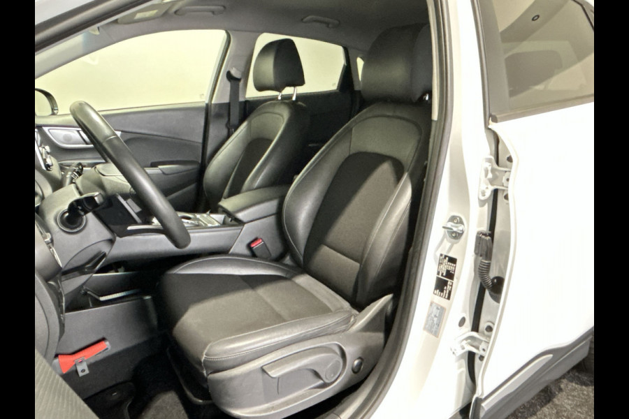 Hyundai Kona EV Fashion 64 kWh | Half leder | head ups display | achteruitrijcamera Soh Waarde (batterijtest) 95,7%