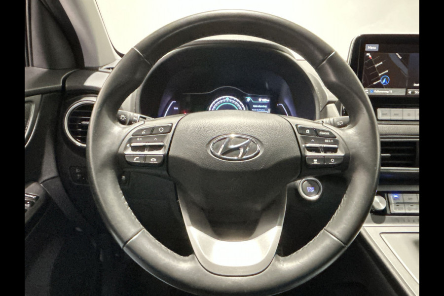 Hyundai Kona EV Fashion 64 kWh | Half leder | head ups display | achteruitrijcamera Soh Waarde (batterijtest) 95,7%