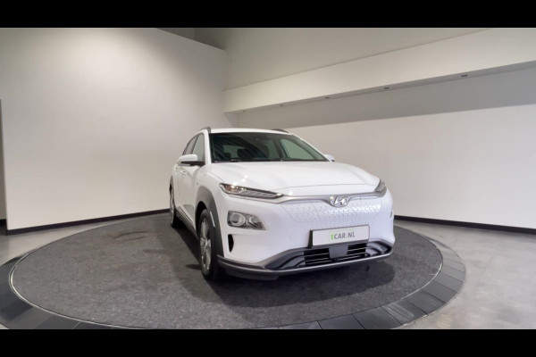 Hyundai Kona EV Fashion 64 kWh | Half leder | head ups display | achteruitrijcamera Soh Waarde (batterijtest) 95,7%