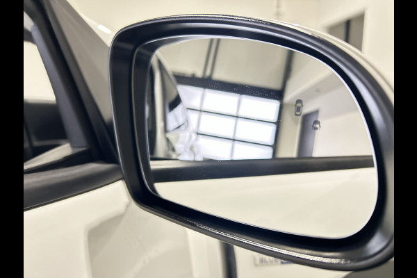 Hyundai Kona EV Fashion 64 kWh | Half leder | head ups display | achteruitrijcamera Soh Waarde (batterijtest) 95,7%