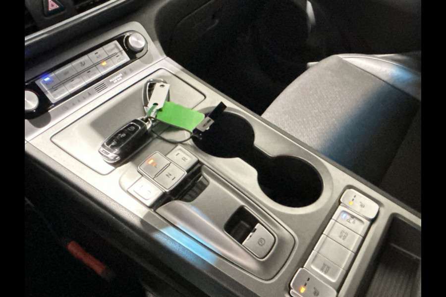 Hyundai Kona EV Fashion 64 kWh | Half leder | head ups display | achteruitrijcamera Soh Waarde (batterijtest) 95,7%