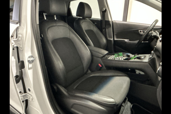 Hyundai Kona EV Fashion 64 kWh | Half leder | head ups display | achteruitrijcamera Soh Waarde (batterijtest) 95,7%