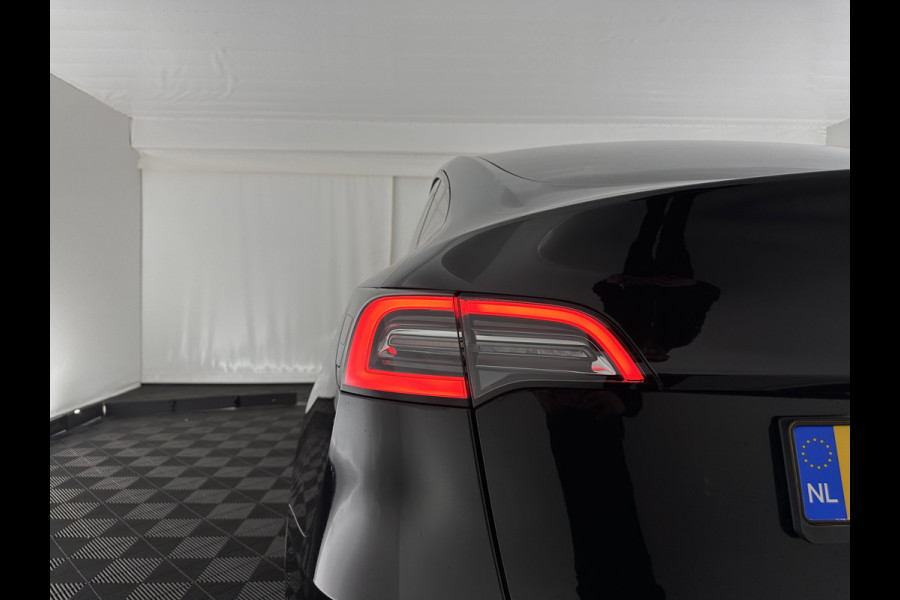 Tesla Model Y Long Range AWD 75 kWh Black-Line [ 3-Fase-11kW ] {SOH-82%} (INCL-BTW) Aut. *PANO | AUTO-PILOT | LEATHER | NAVI-FULLMAP | MATRIX-LED | KEYLESS | CAMERA | DAB+ | HEATED-COMFORTSEATS | PRIVACYGLASS | TOPVIEW | TOWBAR |  20''ALU*
