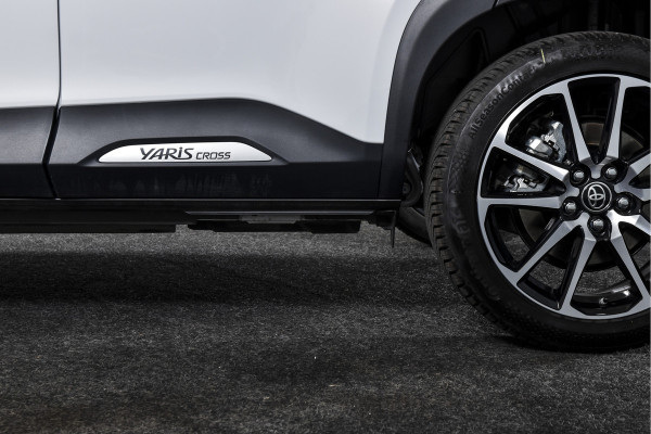 Toyota Yaris Cross 1.5 Hybrid 130 GR Sport | Adapt.Cruise | Head-up | 360 Camera | Stoel+Stuurverw. | Dig.Cockpit | NAV + App.Connect (Draadloos) | ECC | LM 18" | 6116