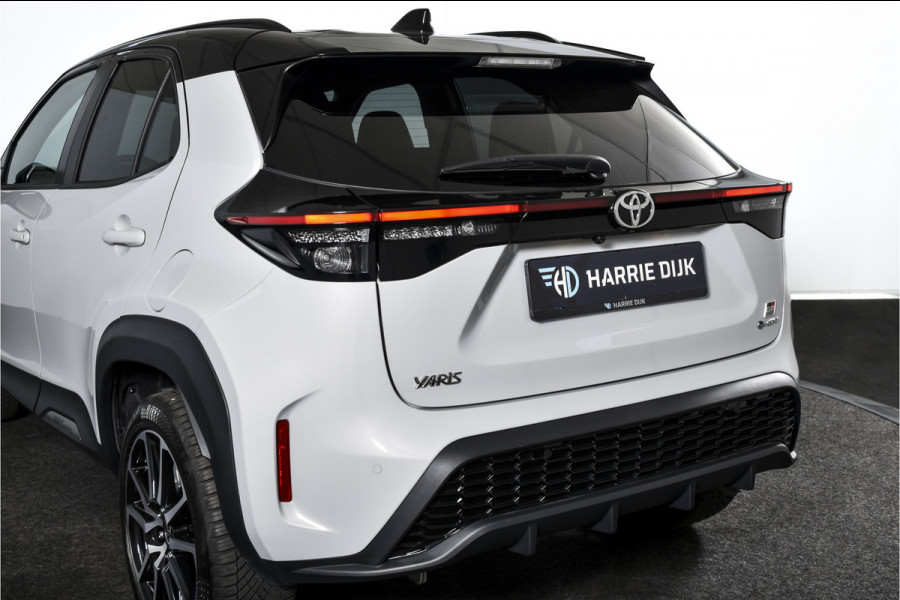 Toyota Yaris Cross 1.5 Hybrid 130 GR Sport | Adapt.Cruise | Head-up | 360 Camera | Stoel+Stuurverw. | Dig.Cockpit | NAV + App.Connect (Draadloos) | ECC | LM 18" | 6116