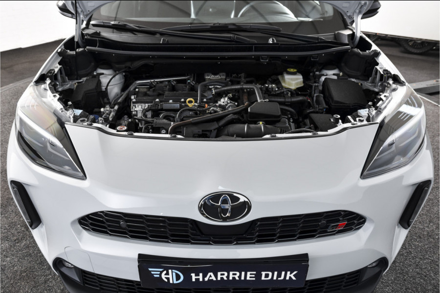 Toyota Yaris Cross 1.5 Hybrid 130 GR Sport | Adapt.Cruise | Head-up | 360 Camera | Stoel+Stuurverw. | Dig.Cockpit | NAV + App.Connect (Draadloos) | ECC | LM 18" | 6116