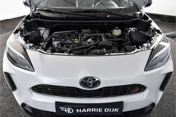 Toyota Yaris Cross 1.5 Hybrid 130 GR Sport | Adapt.Cruise | Head-up | 360 Camera | Stoel+Stuurverw. | Dig.Cockpit | NAV + App.Connect (Draadloos) | ECC | LM 18" | 6116