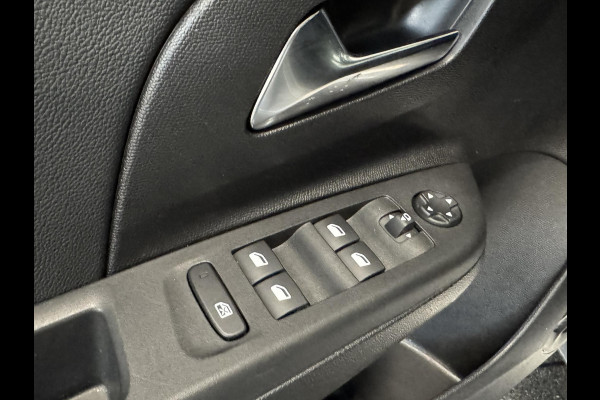 Opel Corsa 1.2 Turbo 110pk Hybrid Automaat GS Navigatie Airco Cruise control Parkeersensoren Apple Carplay/ Android Auto Camera Lichtmetalen velgen LED