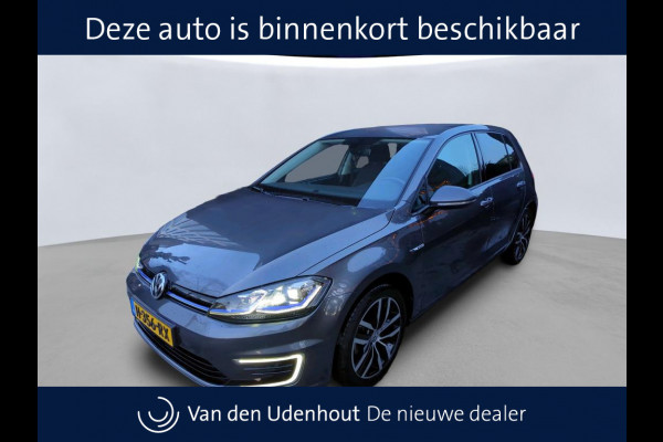 Volkswagen e-Golf E-DITION Navigatie Camera LED Acc Pdc Lm Velgen