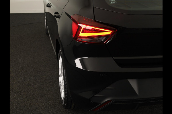 Seat Ibiza Style Plus 1.0 EcoTSI 95 PK | Midnight Black Metallic | Apple Carplay | Park Assist | Cruise Control