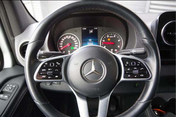 Mercedes-Benz Sprinter 319 3.0 CDI V6 L2H1 AUT. LED, MBUX 10'', 3.5T TREKHAAK, LEDER, 360 CAMERA, ADAPT. CRUISE, CLIMA, NAVI, PARKEERSENSOREN, NL AUTO,