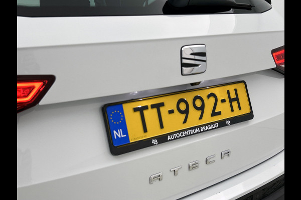 Seat Ateca 1.0 EcoTSI Style Business Intense Sport (NL-auto, Carplay, Camera, Trekhaak, Parkeersen V+A, Navi, Climate Con, Etc))