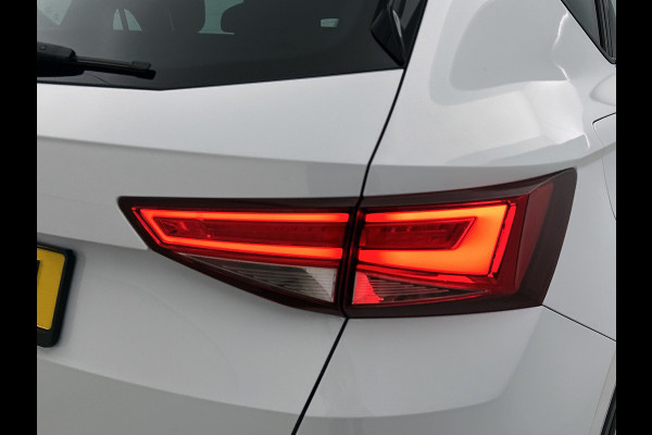 Seat Ateca 1.0 EcoTSI Style Business Intense Sport (NL-auto, Carplay, Camera, Trekhaak, Parkeersen V+A, Navi, Climate Con, Etc))
