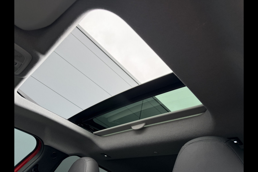 Jeep Avenger 100pk Summit (Elektrisch Schuifdak - JBL - Keyless Entry - Elektrische klep - Leder incl stoelverwarming - LED - Camera - Adapti