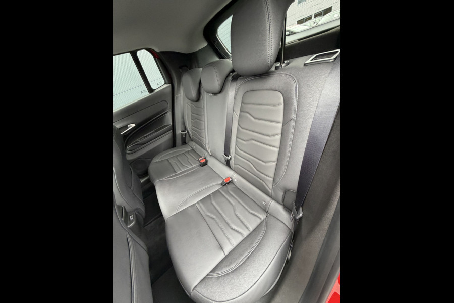 Jeep Avenger 100pk Summit (Elektrisch Schuifdak - JBL - Keyless Entry - Elektrische klep - Leder incl stoelverwarming - LED - Camera - Adapti