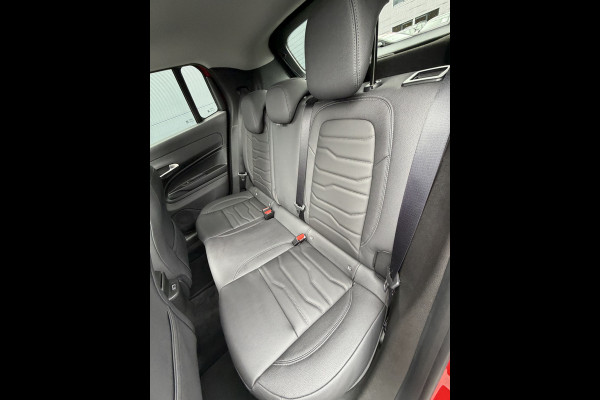 Jeep Avenger 100pk Summit (Elektrisch Schuifdak - JBL - Keyless Entry - Elektrische klep - Leder incl stoelverwarming - LED - Camera - Adapti