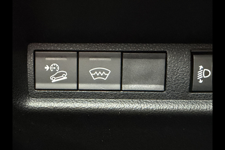 Jeep Avenger 100pk Summit (Elektrisch Schuifdak - JBL - Keyless Entry - Elektrische klep - Leder incl stoelverwarming - LED - Camera - Adapti