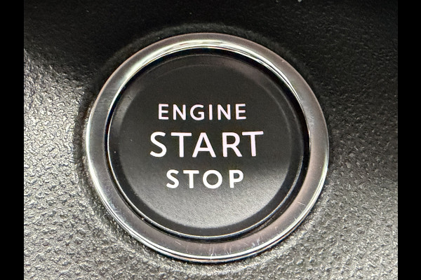 Jeep Avenger 100pk Summit (Elektrisch Schuifdak - JBL - Keyless Entry - Elektrische klep - Leder incl stoelverwarming - LED - Camera - Adapti