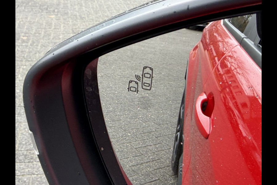 Jeep Avenger 100pk Summit (Elektrisch Schuifdak - JBL - Keyless Entry - Elektrische klep - Leder incl stoelverwarming - LED - Camera - Adapti