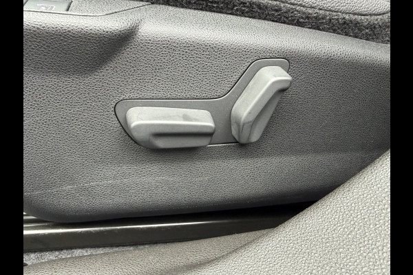 Jeep Avenger 100pk Summit (Elektrisch Schuifdak - JBL - Keyless Entry - Elektrische klep - Leder incl stoelverwarming - LED - Camera - Adapti