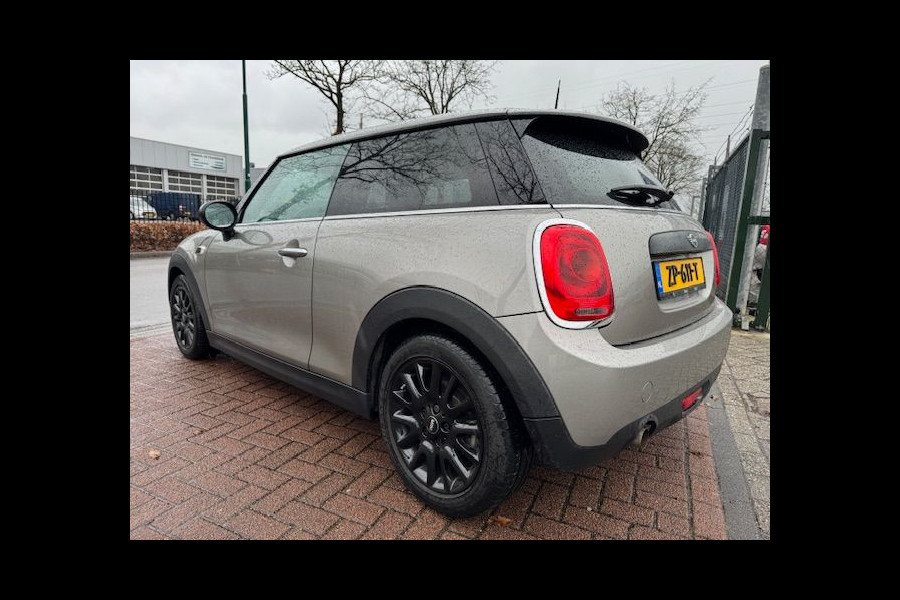 MINI Mini 1.5 One Salt Automaat Airco/ECC,Navigatie,Panoramadak