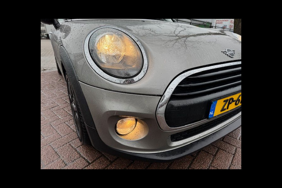 MINI Mini 1.5 One Salt Automaat Airco/ECC,Navigatie,Panoramadak