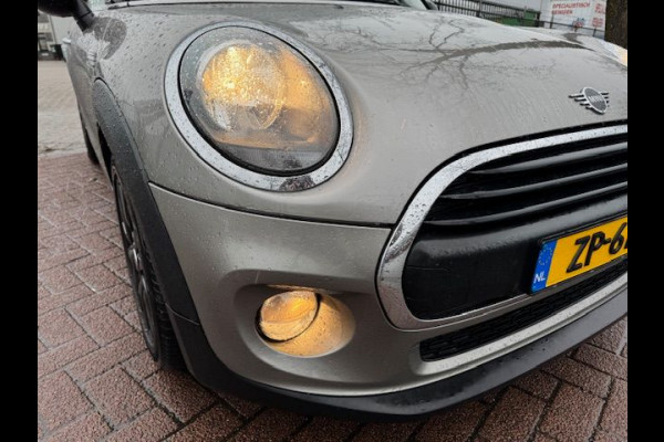 MINI Mini 1.5 One Salt Automaat Airco/ECC,Navigatie,Panoramadak