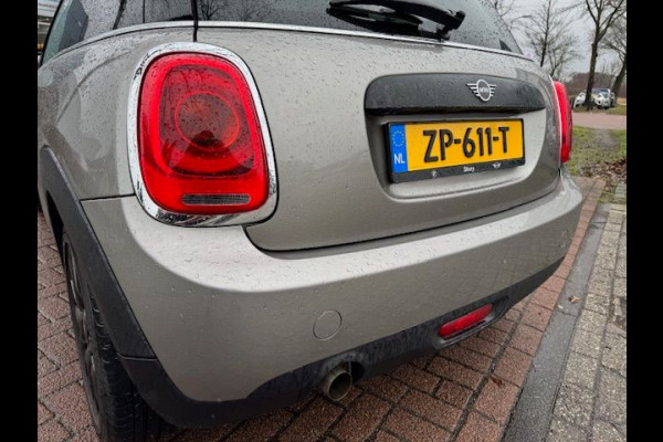 MINI Mini 1.5 One Salt Automaat Airco/ECC,Navigatie,Panoramadak