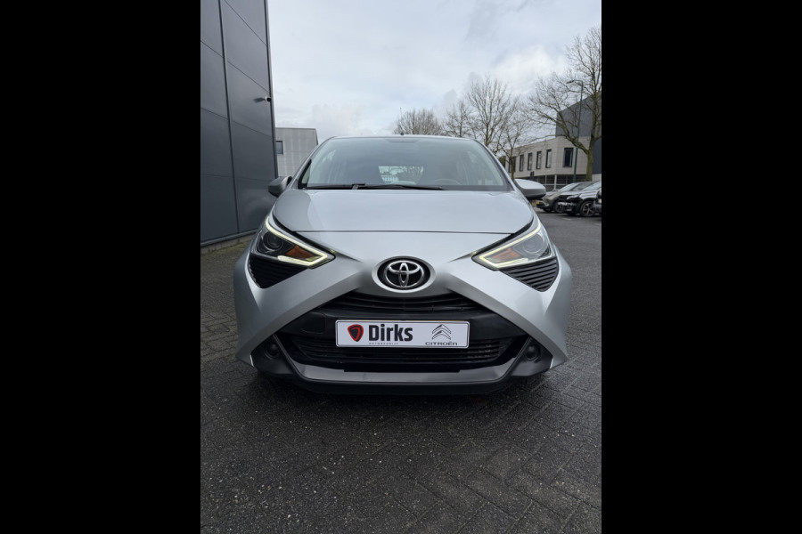 Toyota Aygo 1.0 VVT-i x-play (Camera- Navigatie via APP - Airco - Lichtmetalen velgen - Apple Carplay)