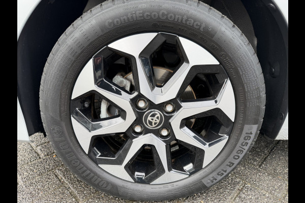 Toyota Aygo 1.0 VVT-i x-play (Camera- Navigatie via APP - Airco - Lichtmetalen velgen - Apple Carplay)