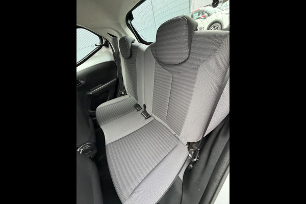 Toyota Aygo 1.0 VVT-i x-play (Camera- Navigatie via APP - Airco - Lichtmetalen velgen - Apple Carplay)