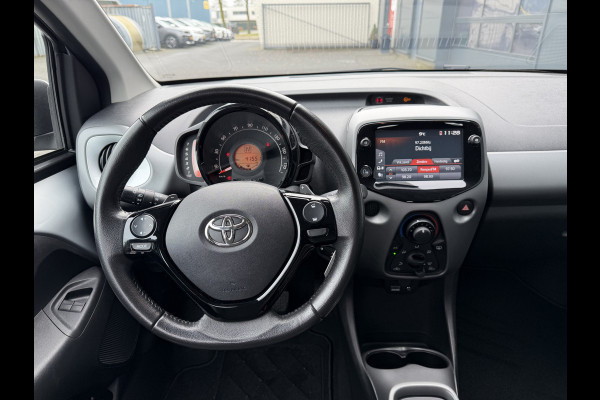 Toyota Aygo 1.0 VVT-i x-play (Camera- Navigatie via APP - Airco - Lichtmetalen velgen - Apple Carplay)