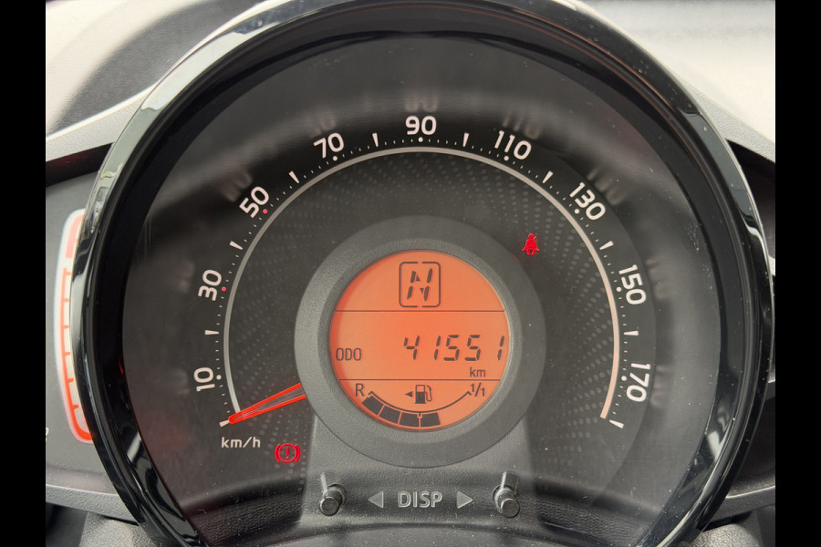 Toyota Aygo 1.0 VVT-i x-play (Camera- Navigatie via APP - Airco - Lichtmetalen velgen - Apple Carplay)