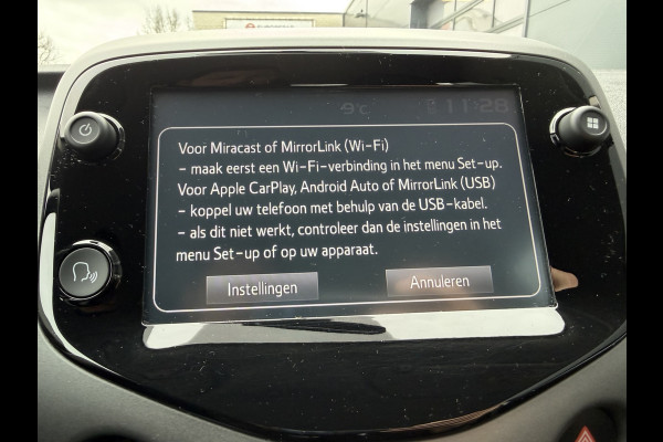 Toyota Aygo 1.0 VVT-i x-play (Camera- Navigatie via APP - Airco - Lichtmetalen velgen - Apple Carplay)