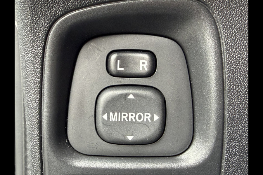 Toyota Aygo 1.0 VVT-i x-play (Camera- Navigatie via APP - Airco - Lichtmetalen velgen - Apple Carplay)