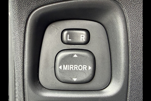 Toyota Aygo 1.0 VVT-i x-play (Camera- Navigatie via APP - Airco - Lichtmetalen velgen - Apple Carplay)