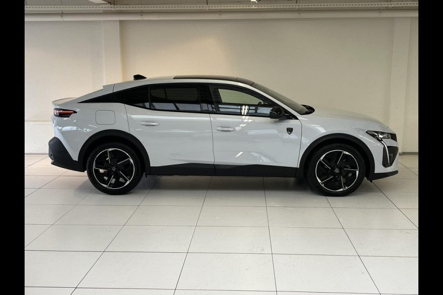 Peugeot 408 1.2 Hybrid 145 e-DCS6 GT Bekleding Alcantara/kunstleder, Panoramisch schuifdak, 360 Vision & Drive Assist Plus Pack, navigatie.