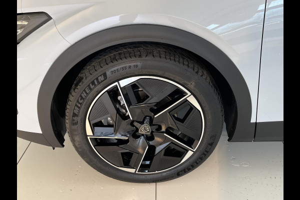 Peugeot 408 1.2 Hybrid 145 e-DCS6 GT Bekleding Alcantara/kunstleder, Panoramisch schuifdak, 360 Vision & Drive Assist Plus Pack, navigatie.