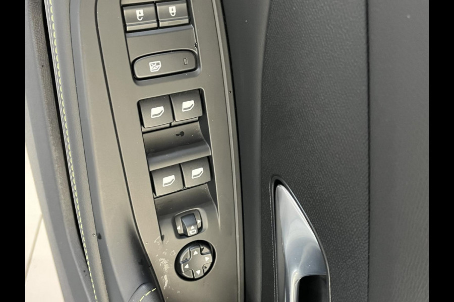 Peugeot 408 1.2 Hybrid 145 e-DCS6 GT Bekleding Alcantara/kunstleder, Panoramisch schuifdak, 360 Vision & Drive Assist Plus Pack, navigatie.