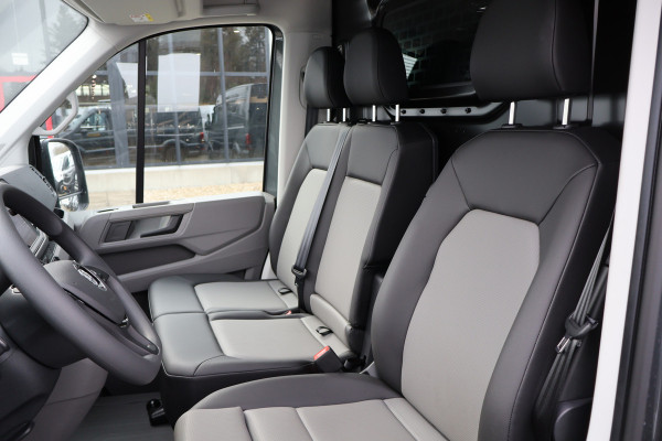 Volkswagen Crafter 2.0 TDI 177pk L3 H2 Automaat Airco Navigatie Camera Trekhaak