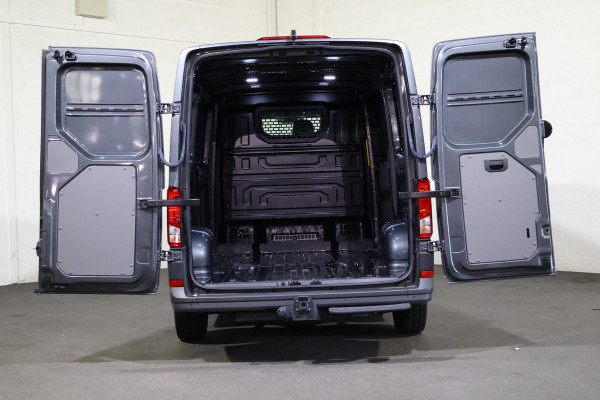 Volkswagen Crafter 2.0 TDI 177pk L3 H2 Automaat Airco Navigatie Camera Trekhaak