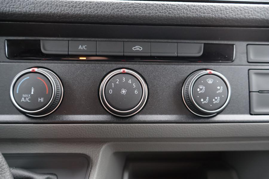 Volkswagen Crafter 2.0 TDI 177pk L3 H2 Automaat Airco Navigatie Camera Trekhaak