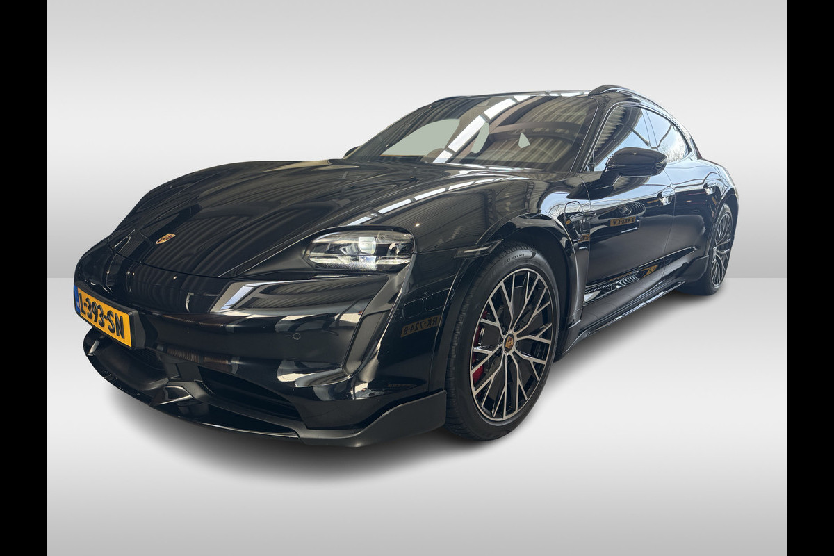 Porsche Taycan Cross Turismo Turbo S 93 kWh / Panoramadak / 360Camera / Head-up / Passenger Display / Luchtvering / 21'' / Bose / Keyless / Sportdesign+Chrono / Stoelventilatie+Verwarming / Stuurverwarming / Dodehoek / DAB / ACC