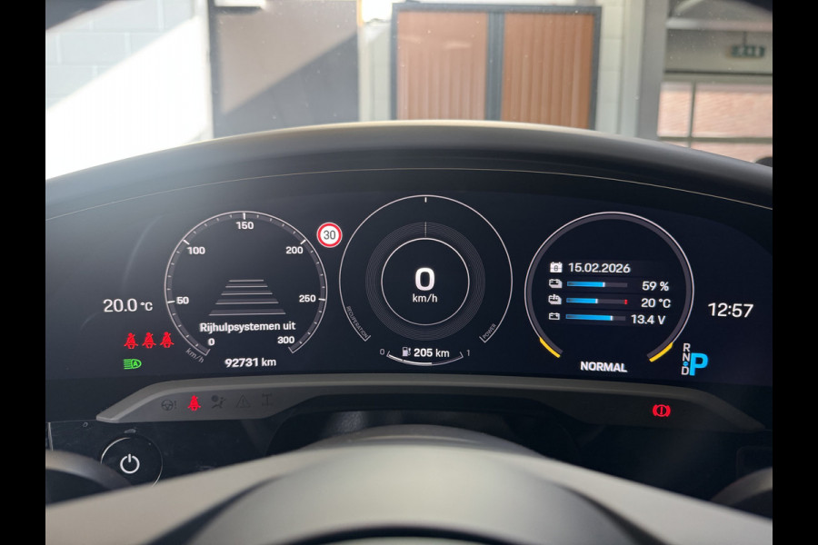 Porsche Taycan Cross Turismo Turbo S 93 kWh / Panoramadak / 360Camera / Head-up / Passenger Display / Luchtvering / 21'' / Bose / Keyless / Sportdesign+Chrono / Stoelventilatie+Verwarming / Stuurverwarming / Dodehoek / DAB / ACC